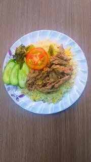 Hình ảnh Cơm chiên  bò xào tỏi 