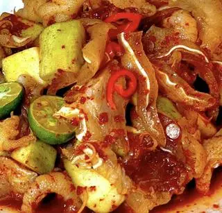 Hình ảnh Chân gà mix tai heo sốt Thái
