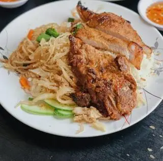 Hình ảnh Cơm Nạc dăm nướng + Bì