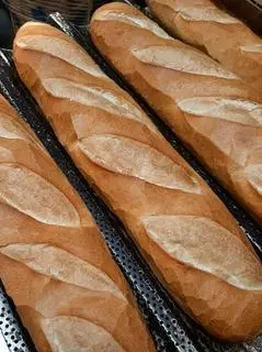 Hình ảnh 2 cây Baguette