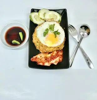 Hình ảnh cơm chiên kim chi trứng ốp la 