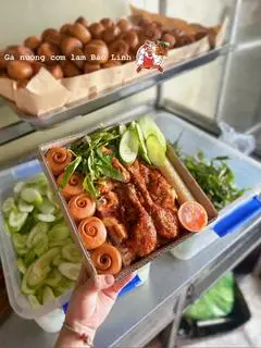 Hình ảnh Combo 1 - 1 con gà - 5 bánh bao - 1 cây cơm lam