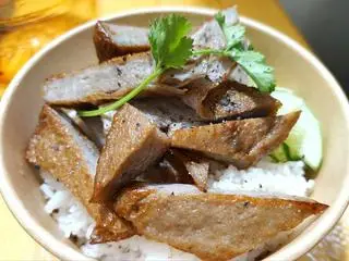 Hình ảnh Cơm trắng chả cá thu chiên