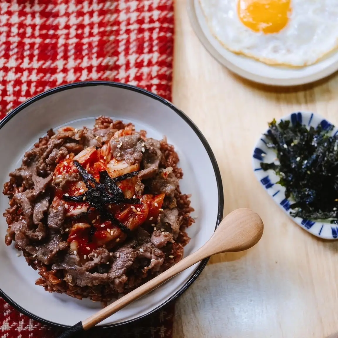 Hình ảnh Cơm Gạo Lứt Kim Chi Bò Nướng