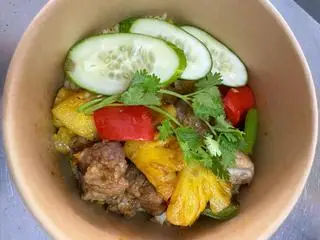 Hình ảnh cơm sườn xào chua ngọt