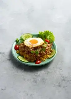 Hình ảnh Cơm Chiên Thịt Heo Trứng Ốp La