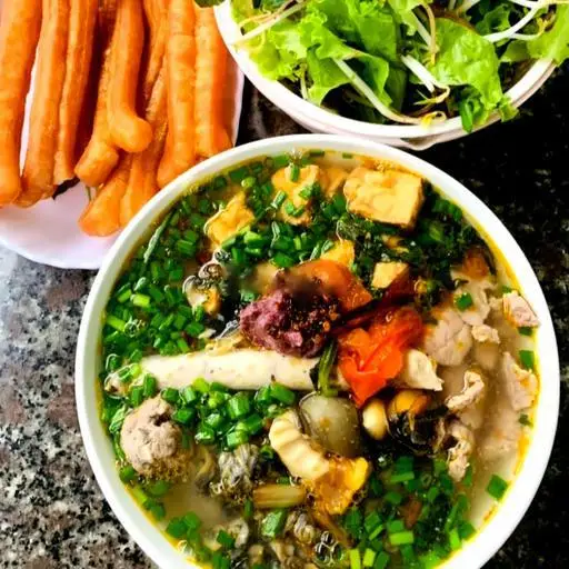 Hình ảnh Bún ốc - mọc - giò tai - đậu