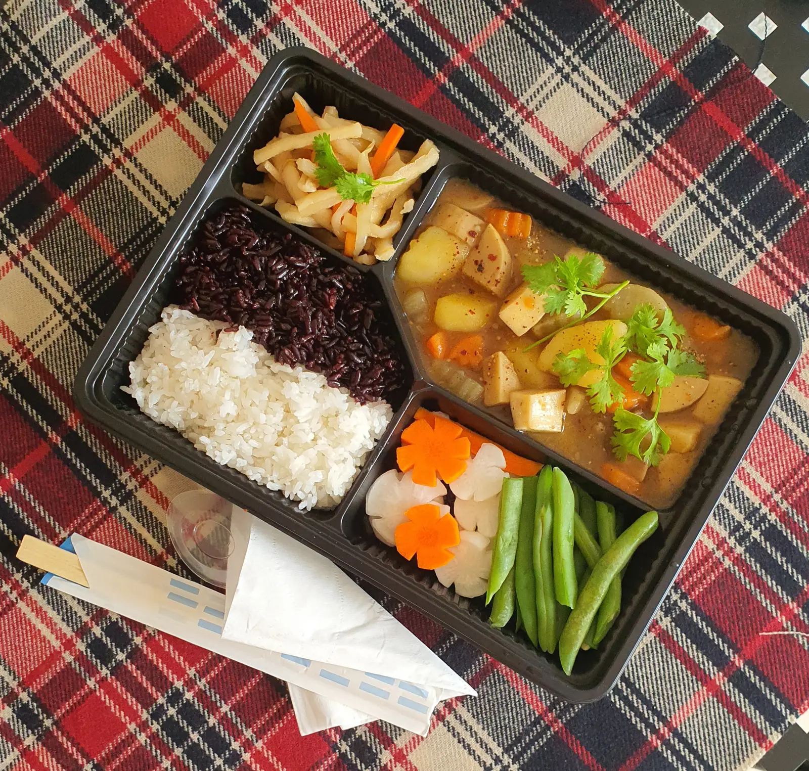 Hình ảnh Set cơm chay dinh dưỡng nhiều món 