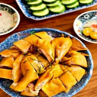 Hình ảnh Combo gà ủ muối nguyên con - pepsi
