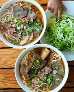 Hình ảnh bún bò nạm+ xí quách 