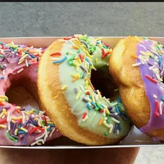 Hình ảnh donut 3 vị