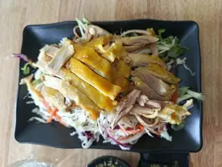 Hình ảnh Gỏi gà góc tư 