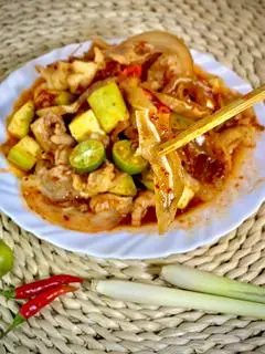 Hình ảnh Mix sốt Thái S (Tai heo + Chân gà rút xương)