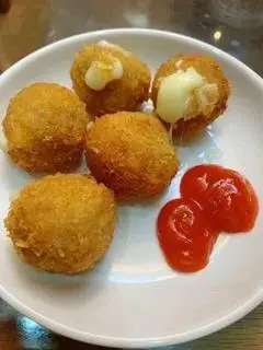 Hình ảnh Nem chua phô mai