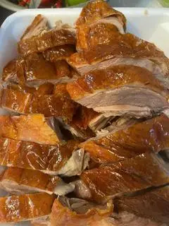 Hình ảnh vịt quay đặt biệt nữa con