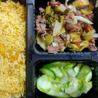 Hình ảnh Cơm Rang Dưa Bò-Hộp Văn Phòng 