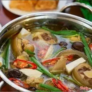 Hình ảnh Lẩu bò thập cẩm khổng lồ