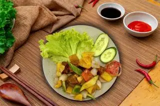 Hình ảnh Cơm Bò Xào Hành Tây