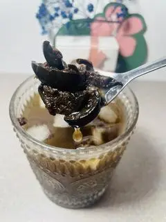 Hình ảnh Nước chanh muối ngâm đen