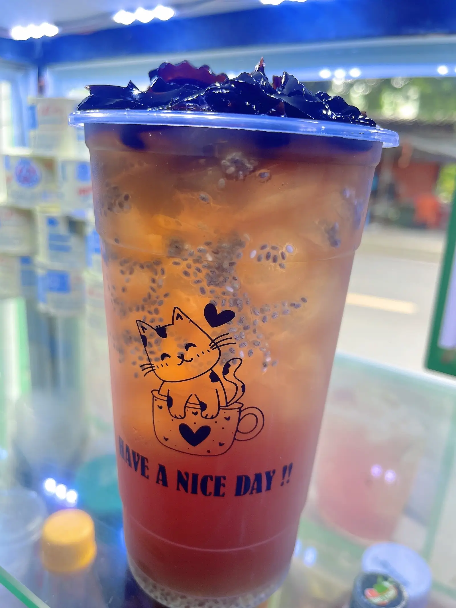 Hình ảnh Hồng trà sương sáo hạt chia