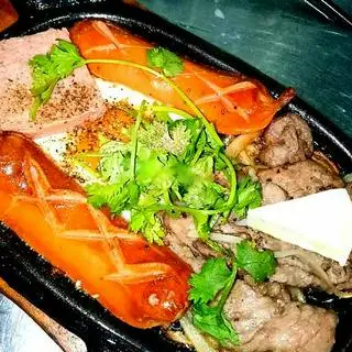 Hình ảnh Bò trứng pate xúc xích phomai