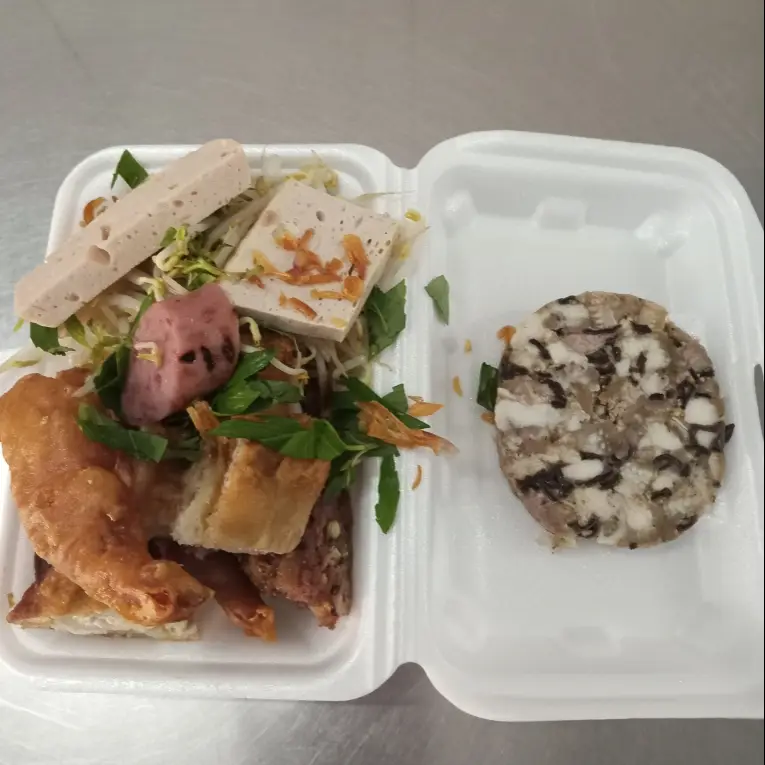 Hình ảnh Combo bánh cuốn full topping - giò xào - khăn lạnh