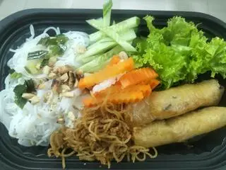 Hình ảnh Bún chả giò bì chay