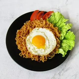 Hình ảnh Mì trộn indomie - trứng