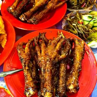Hình ảnh Chân gà nướng sate