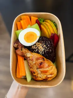 Hình ảnh Cơm Đùi Gà Nướng