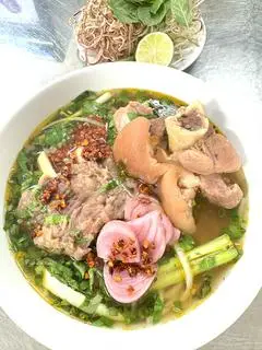 Hình ảnh     Bún Bò Giò + Sụn