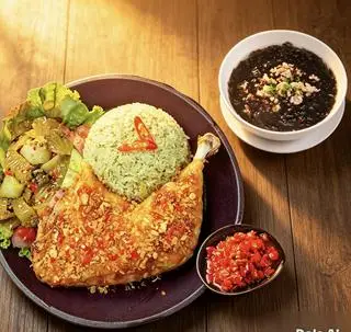 Hình ảnh Combo2 1 cơm gà Góc 4( sốt tự chọn ) + canh rong biển thị bằm