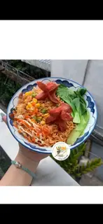 Hình ảnh MÌ Trộn Xúc Xích Tokyo -Trộn Sẵn Sốt Đậm Đà