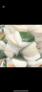 Hình ảnh Bánh dày kẹp chả lụa