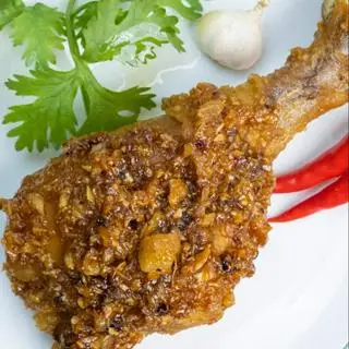 Hình ảnh Đùi tỏi sốt nước mắm thêm