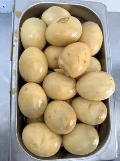 Hình ảnh Cơm 1 trứng kho + dưa leo 