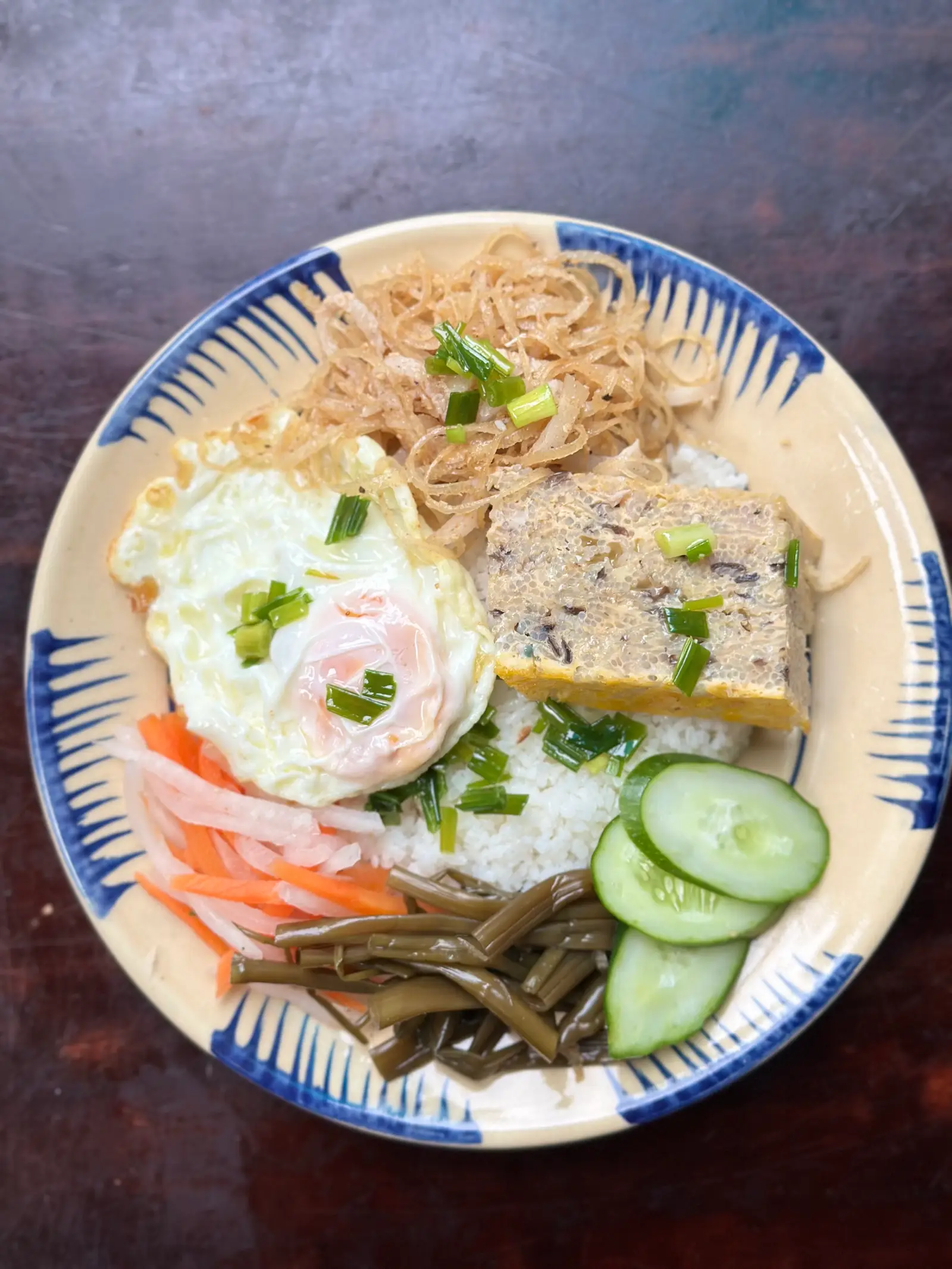 Hình ảnh cơm tấm bì chả trứng