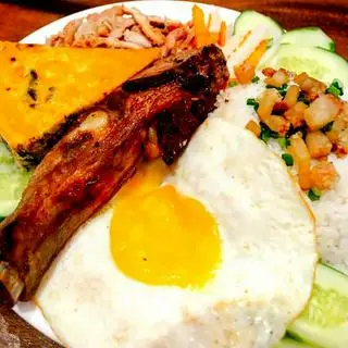 Hình ảnh Cơm tấm sườn cọng bì chả ốp la