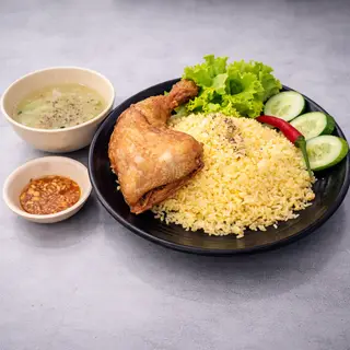 Hình ảnh Cơm gà sốt mắm tỏi 1/4