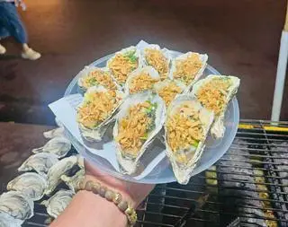 Hình ảnh Hàu Sữa Siêu Béo  Nướng Mỡ Hành