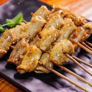 Hình ảnh A16（Bán Chạy ) Phèo non nướng 烤粉肠串