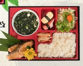Hình ảnh Bento Cá Hồi nướng