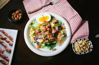 Hình ảnh Salad Thịt Xông Khói Và Trứng