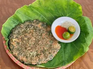 Hình ảnh Trứng ngải cứu xuất nhỏ