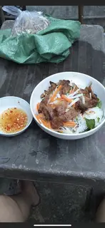 Hình ảnh bún ba rọi trứng ốp la 