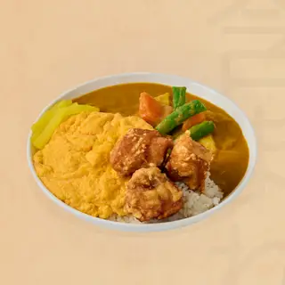 Hình ảnh Cơm Cà Ri Rau Củ Gà Karrage Trứng Phủ