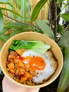 Hình ảnh mì trộn sate trứng 