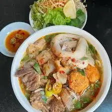 Hình ảnh Bún bò đặc biệt - tô lớn