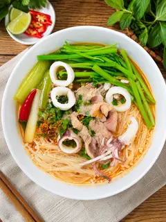 Hình ảnh Bún Thái bò - mực