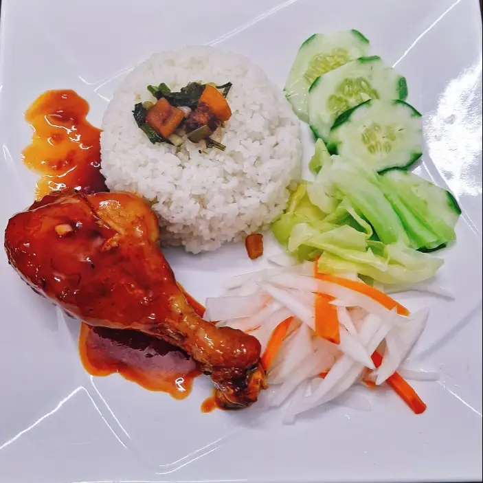 Hình ảnh Cơm đùi gà sốt chua ngọt